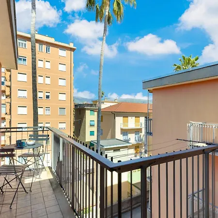 Hostdomus-green House Diano Marina