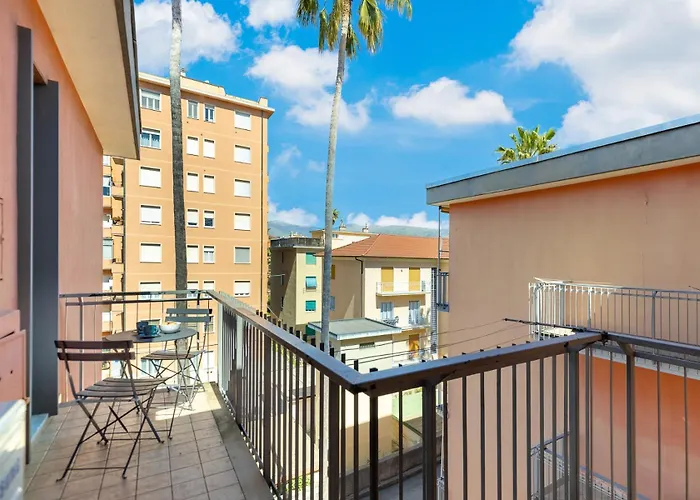 Hostdomus-green House Diano Marina